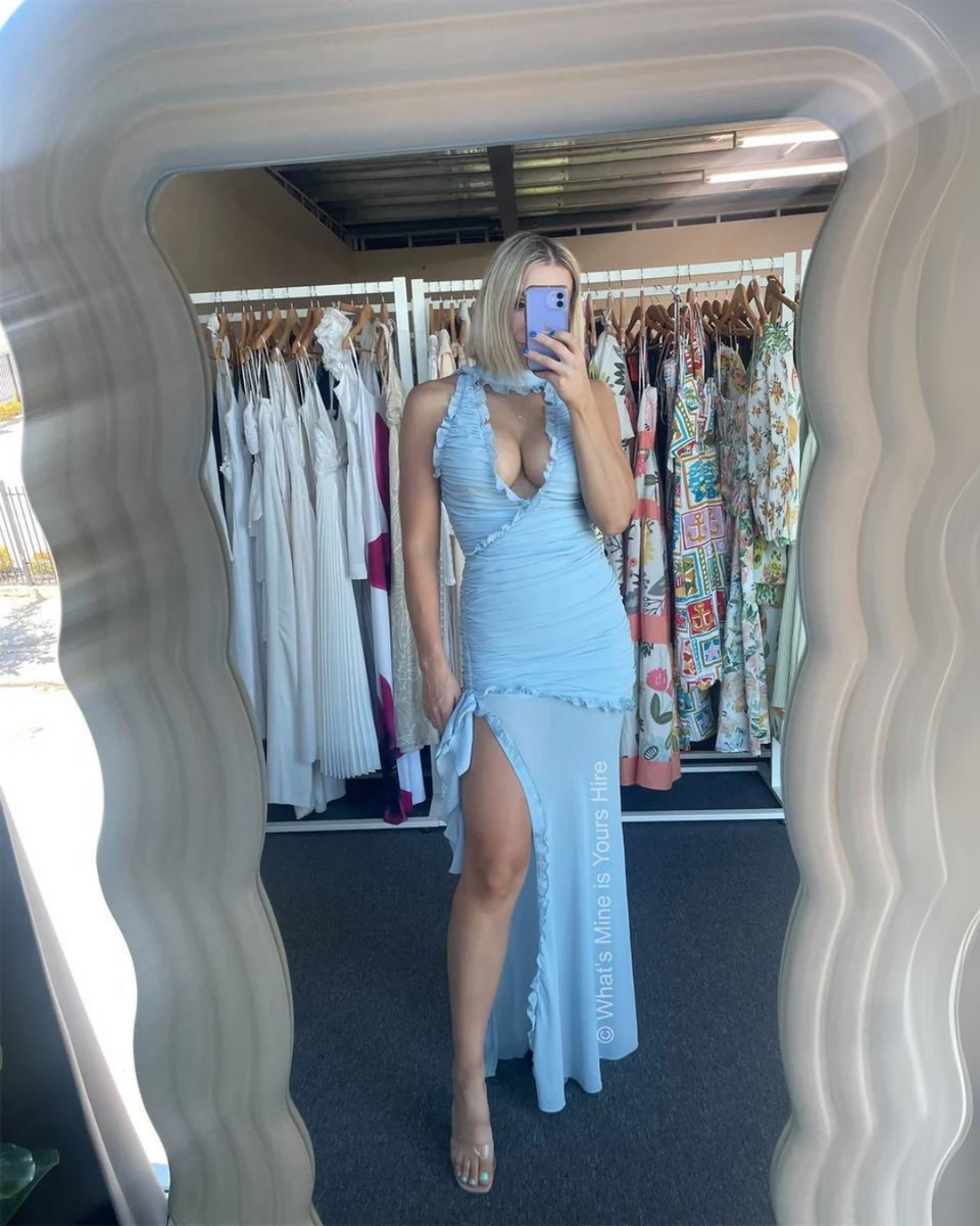 de la vali lilith ruched chiffon maxi dress This jaw dropper is new to the WMIY collection, available this weekend De La Vali Lilith Ruched Maxi Dress in Blue Chiffon Size 6 TRY ONS via try on
